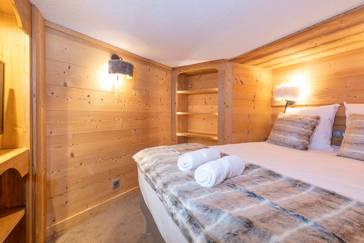 location-Valthorens-chambre-double-sans-vue-2-682