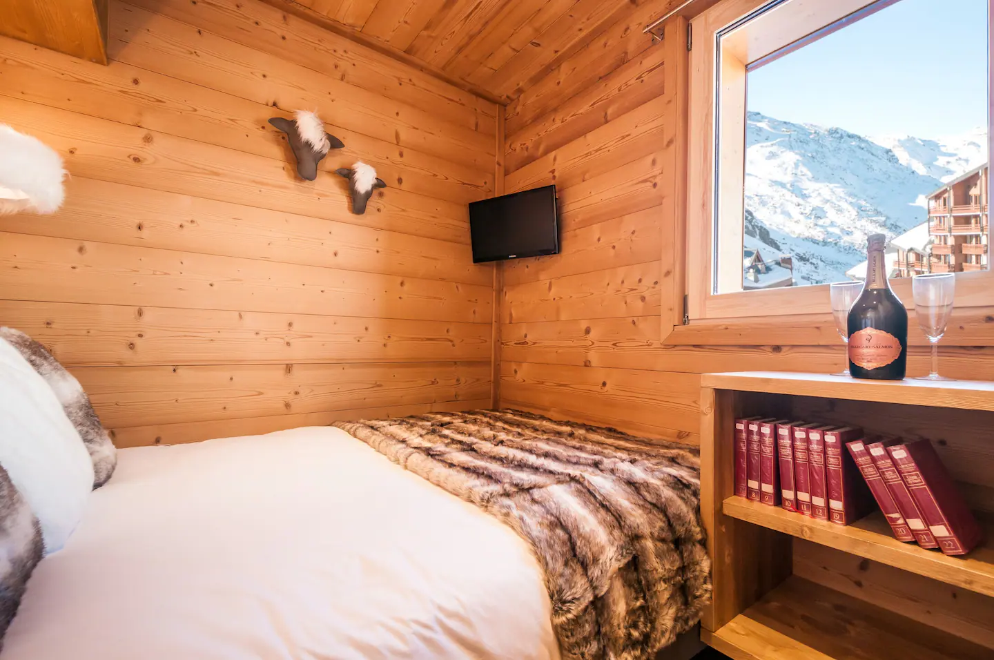 location-Valthorens-chambre-lit-double-avec-vue-566