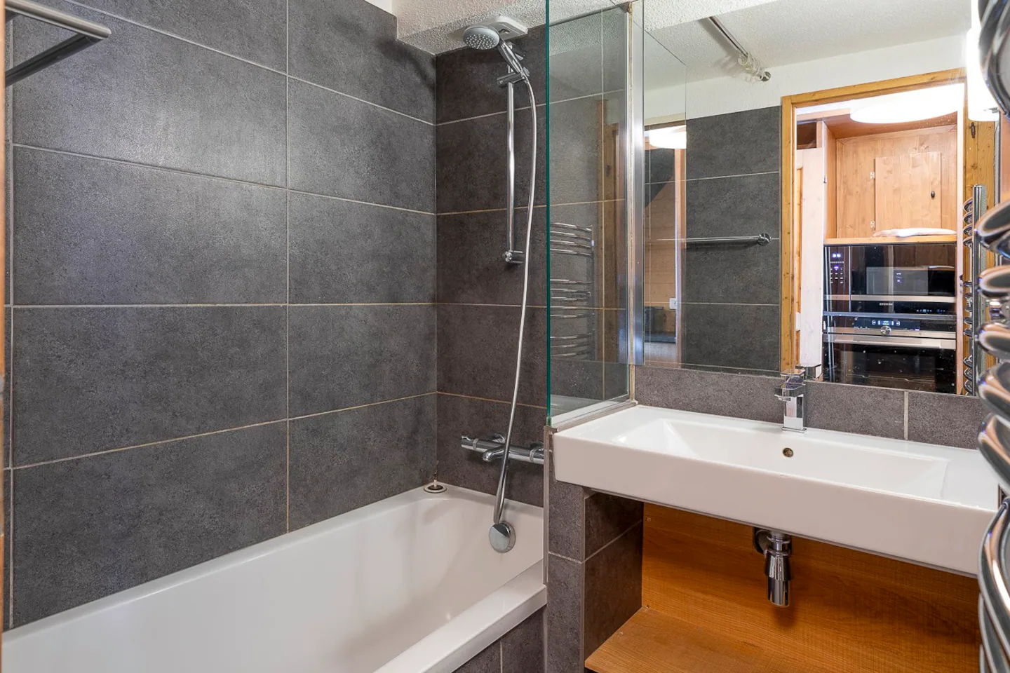 location-Valthorens-salle-de-bain-681