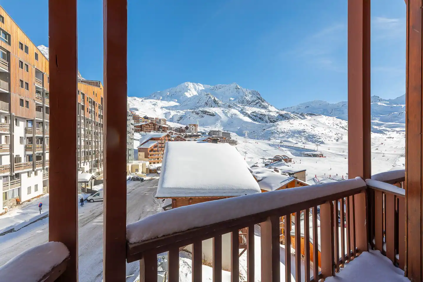 location-Valthorens-vue-du-balcon-sur-piste-2-681