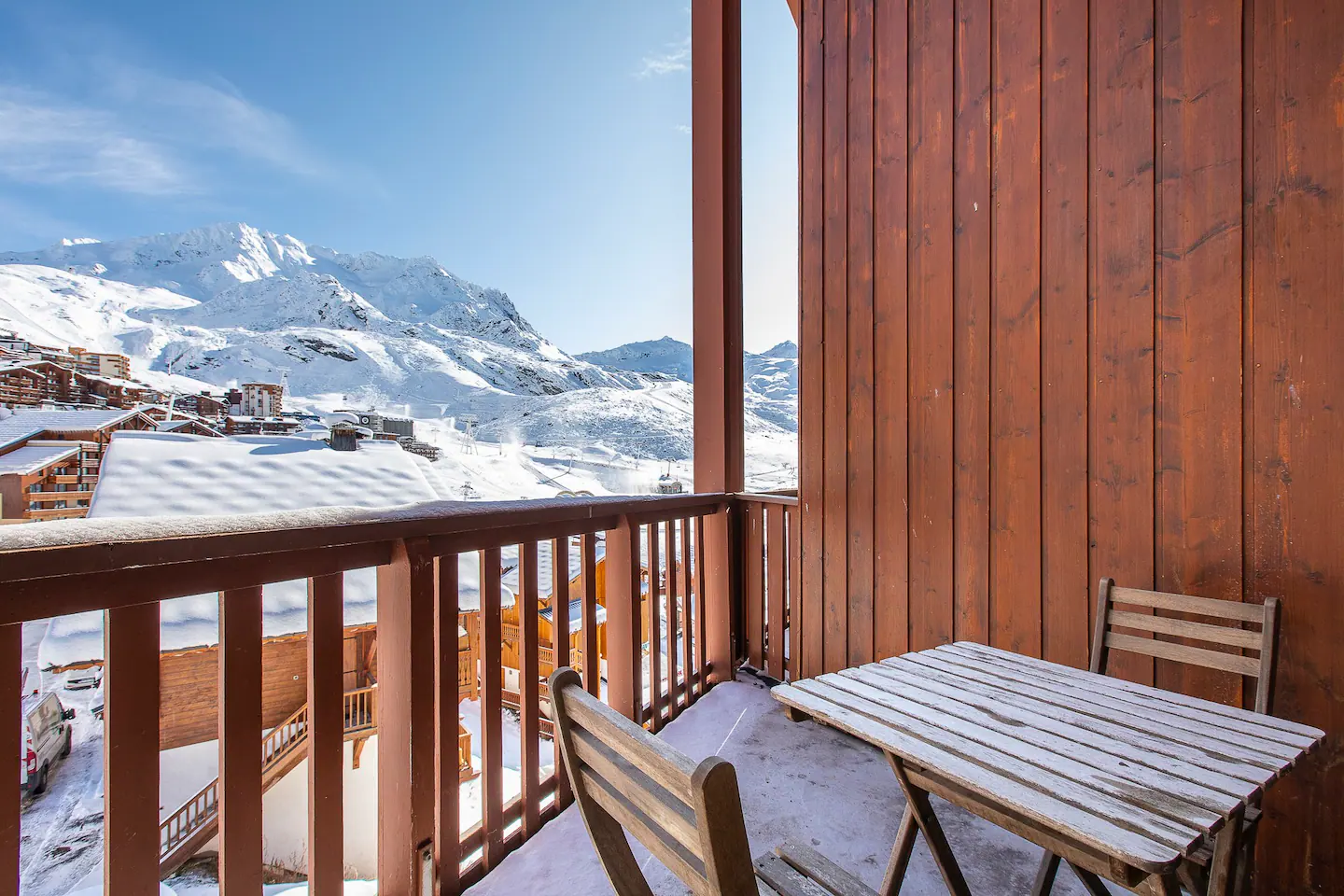 location-Valthorens-vue-du-balcon-sur-piste-681