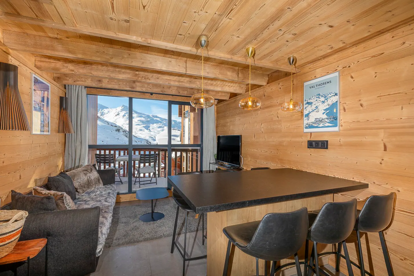 location-Valthorens-vue-du-salon-sur-piste-2-570