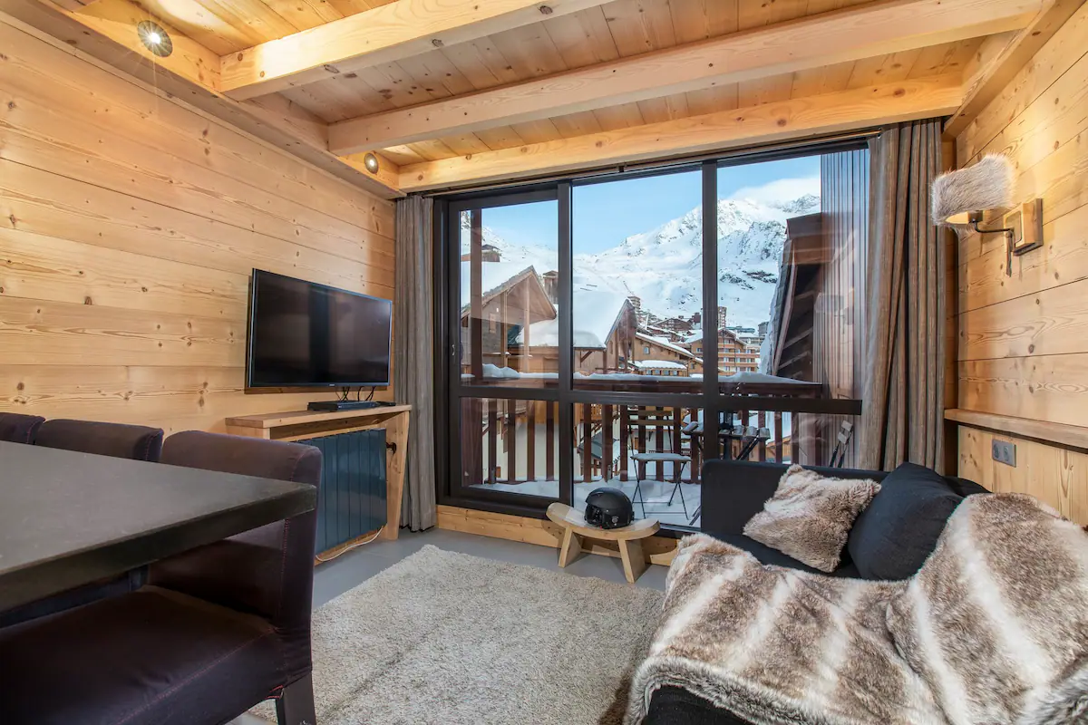 location-Valthorens-vue-du-salon-sur-piste-574