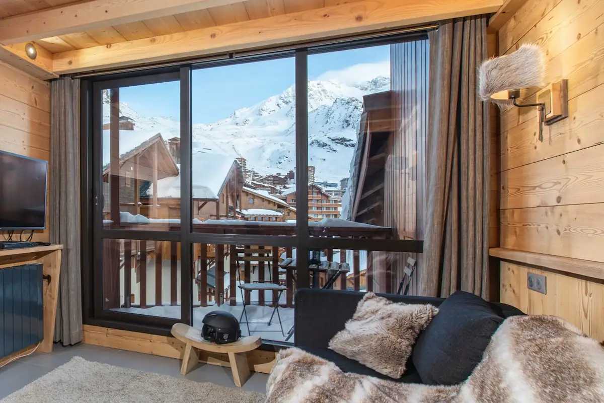 location-Valthorens-vue-du-salon-sur-piste-575