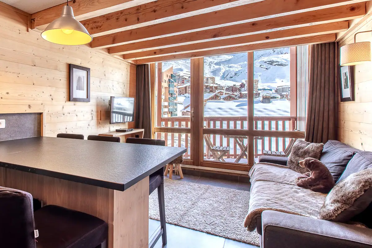 location-Valthorens-vue-du-salon-sur-piste-681